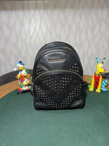 Mochila Michael Kors em couro em ótimo estado