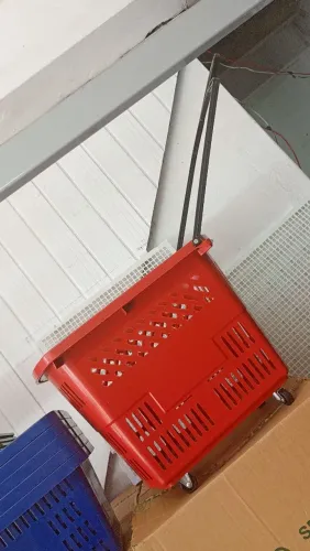 CESTA DE MERCADO DE MAO E COM RODAS *