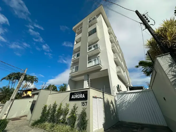 Imóvel para venda tem 83 metros quadrados com 2 quartos em Costa e Silva - Joinville - SC
