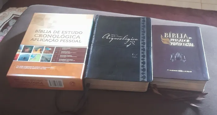 Kit de bíblias de estudo 