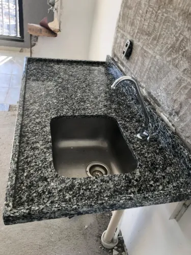 Pia de Granito Preto com cuba