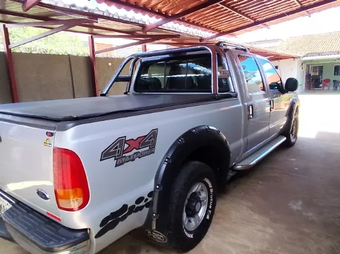 Ford F-250 XLT 4.2 180cv CD TB Diesel 2004