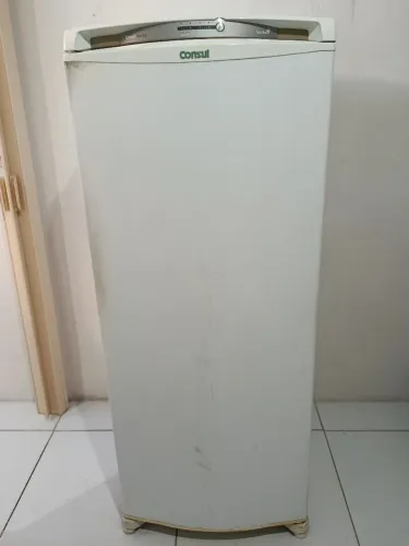 Vendo Geladeira Consul Facilite Frost Free.<br>