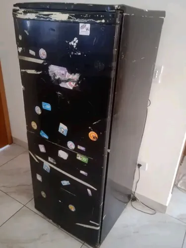 Vendo geladeira funcionando 