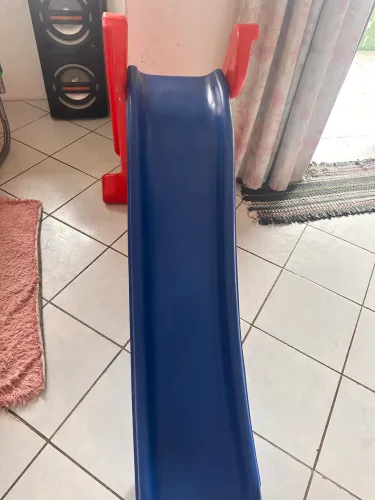 Escorregador infantil 