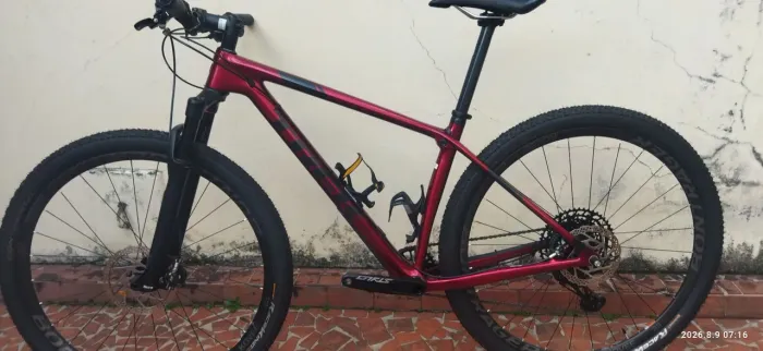 MTB Trek Procaliber 9.7 ano 2019 12v pouco uso. Quadro , canote e rodas em carbono,