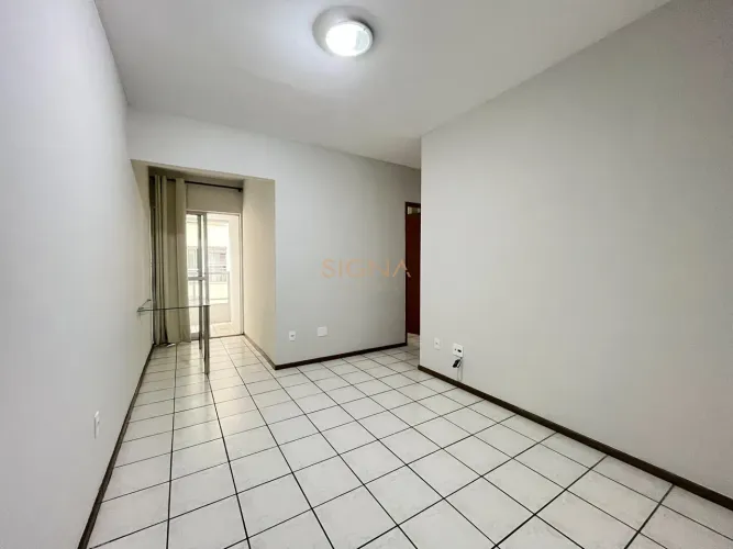 Apartamento à Venda no Centro de Juiz de Fora com Elevador | 1 Quarto, Varanda e Vaga Nume