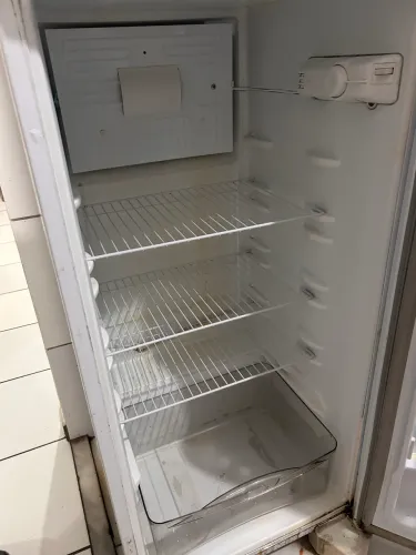 Vendo geladeira 
