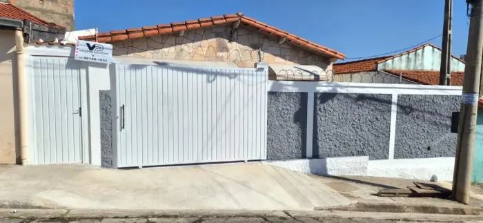 Casa Térrea, 2 dormitórios, Vila Haro, Casa com excelente estrutura, renovada e atualizada