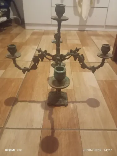 Candelabro 5 velas em bronze ?
