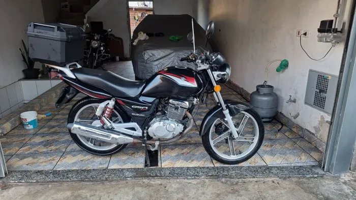 Suzuki gsr 125 2016 (Baú incluso)