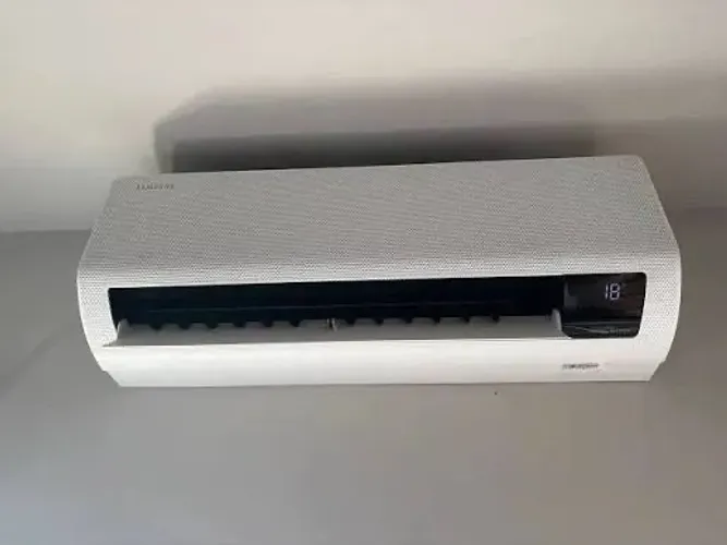 Ar-condicionado Wind Free 18 mil BTUS Samsung