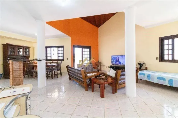 CASA DE CAMPO À VENDA - 3 QUARTOS - 399M² A.C. - 1.025M² A.T. - R$ 895.000,00 - CONDOMÍNIO