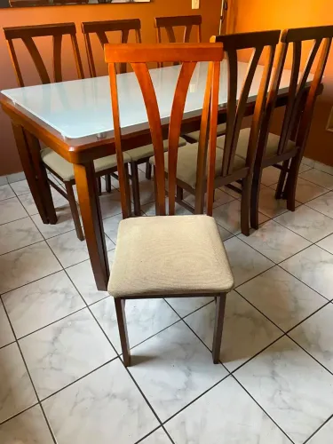 Mesa com 6 cadeiras