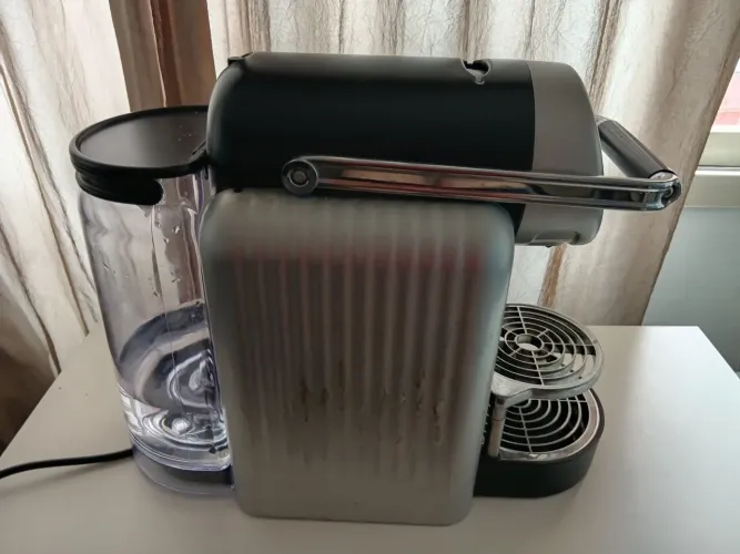 Cafeteira profissional nespresso Zenius 