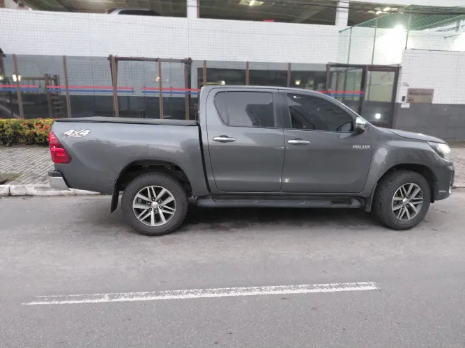Toyota Hilux CD SRV 4X4 2.8 TDI Diesel Aut. 2020