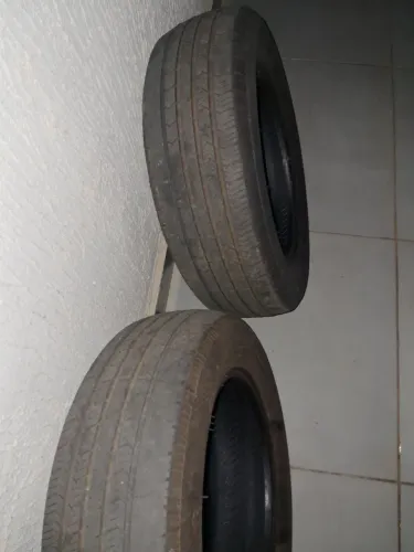 Vendo 4 pneus usados aro 15 195/65/15