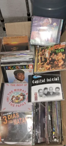 CDs e DVDs diversos