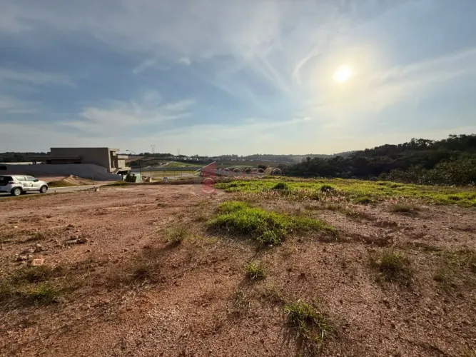 TERRENO À VENDA NO CONDOMÍNIO PORTAL DOS LAGOS EM JUNDIAÍ/SP