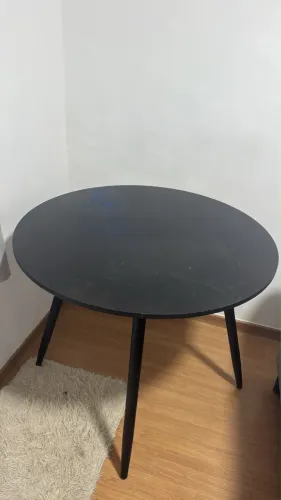 Vendo linda mesa de jantar preta