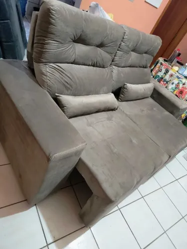 Sofá retrátil novo