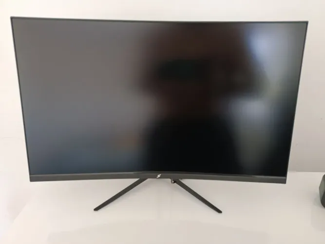 Monitor Curvo