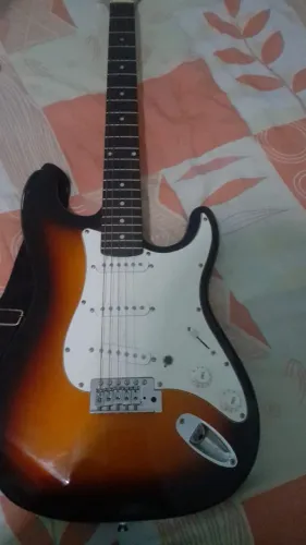 Vendo ou troco guitarra