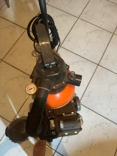 Bomba para piscina com carrinho zera nunca usada