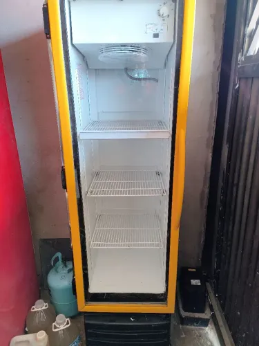 Freezer vertical expositor 230L