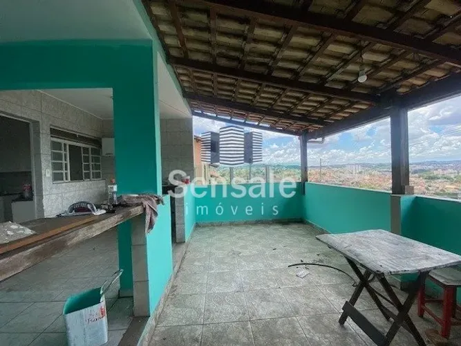 Casa a venda ideal para morar e investir!!