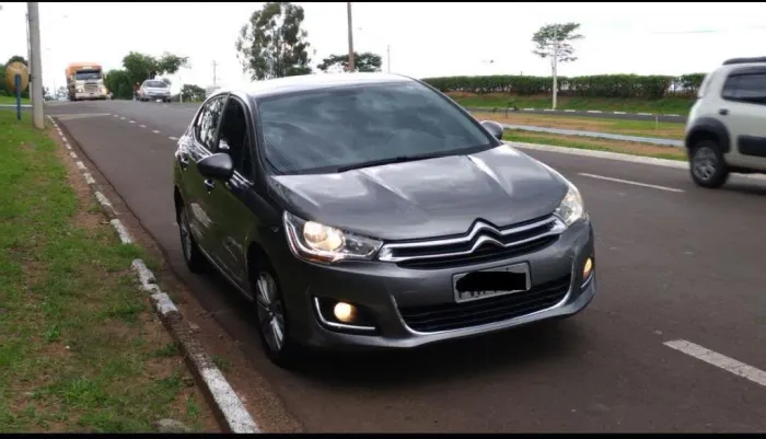 Citroen C4 Lounge Tendance 2.0 Flex 4P Mec. 2015