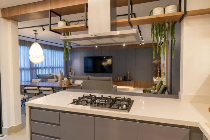 Apartamento, 152 m2, 3 suítes, elevador privativo, vista livre, ao lado da Praça Leo Lynce