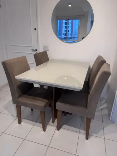 Mesa de jantar - 4 cadeiras