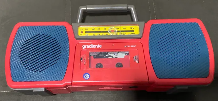 Carcaça rádio gravador k7 meu primeiro gradiente DEFEITO