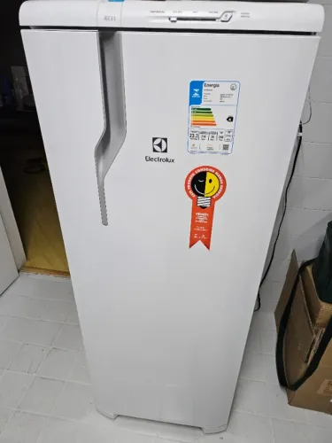 Geladeira Electrolux RE31