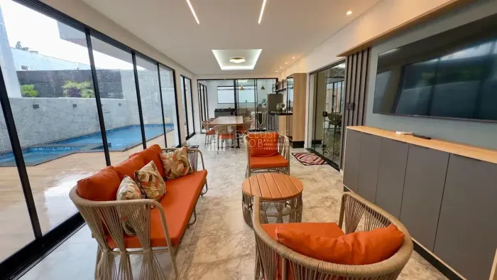 MONTENEGRO BOULEVARD CASA DE 480 METROS, 3 SUÍTES É 4 BANHEIROS
