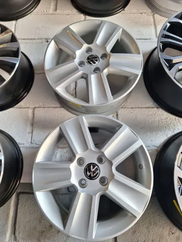 Rodas aro 15 Saveiro Cross novas dá KR 2.100 