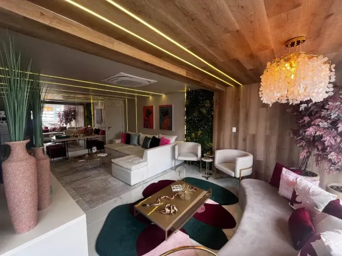 Lunar Del Sol apto à venda, dispõe de 185m², 03 suítes, 03 vagas na garagem, no bairro de 