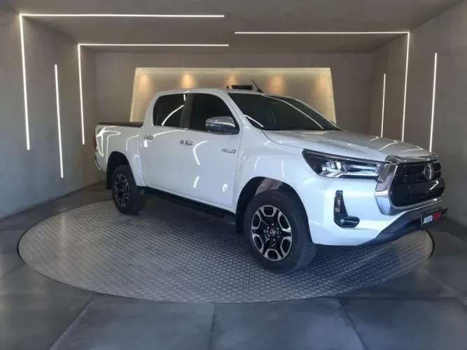 Toyota Hilux CD SRX 4X4 2.8 TDI 16V Diesel Aut. 2023