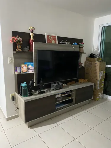 Estante para sala tipo painel com iluminação