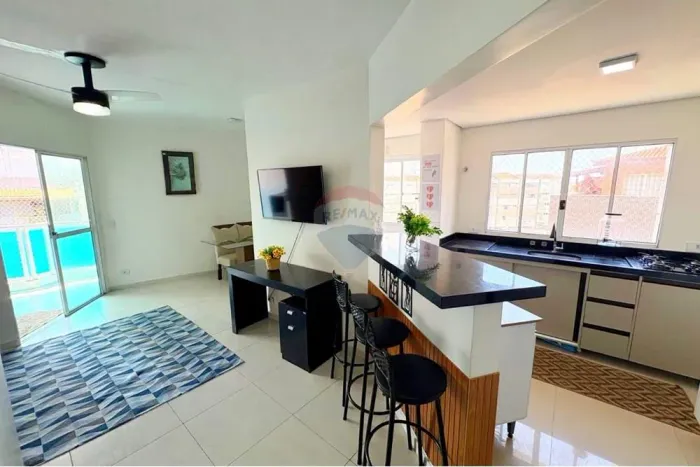 Apartamento à venda na Praia do Tombo com 3 quartos - Jardim Las Palmas - Guarujá - SP.