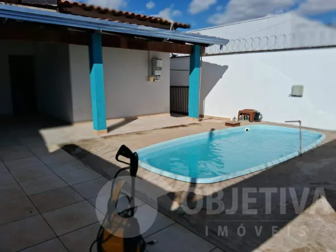 Casa para aluguel, 3 quartos, 1 suíte, 4 vagas, LARANJEIRAS - UBERLANDIA/MG