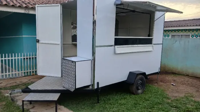 FOOD TRAILER BRANCO 3X2 EM ACM PARCELO NO CRÉDITO 