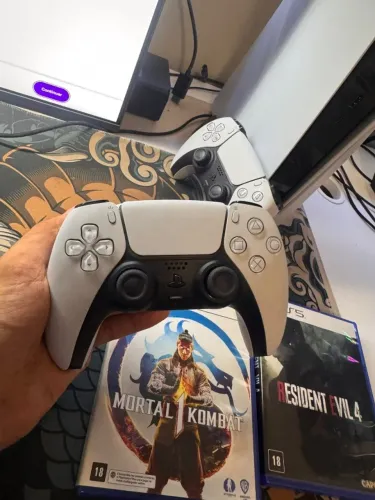 Vendo PS5 FAT + 2 controles + 2 jogos