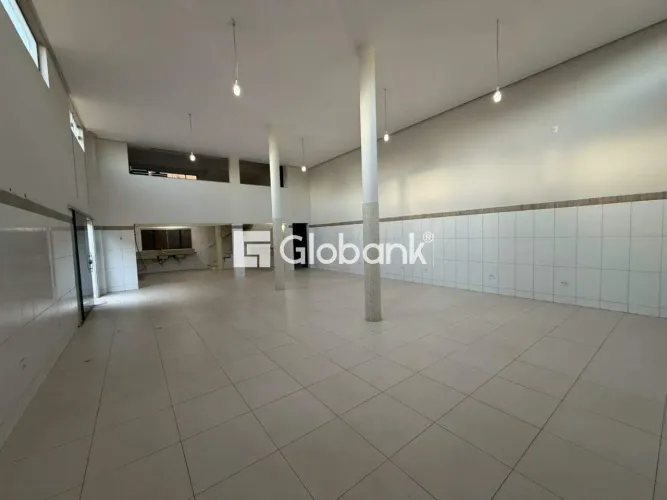 Galpão para aluguel Jardim Brasil 150m² Montes Claros MG