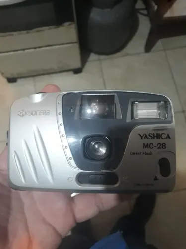 Máquina fotográfica Kyocera