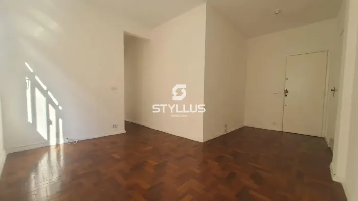 Apartamento com 1 Quarto, Vaga Coberta e Localização Privilegiada em Engenho de Dentro! RO