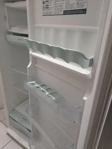 Geladeira Esmaltec