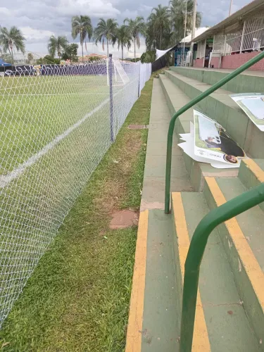 Rede de proteção  para campo de futebol 