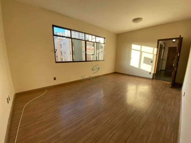 Apartamento com 4 quartos, 1 suíte e 2 vagas para alugar no Grajaú